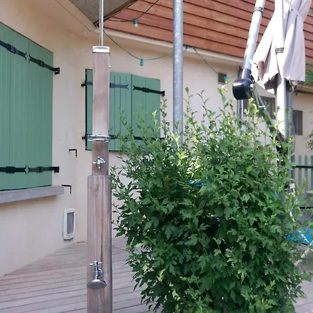 Mazet Avec Ferienhaus