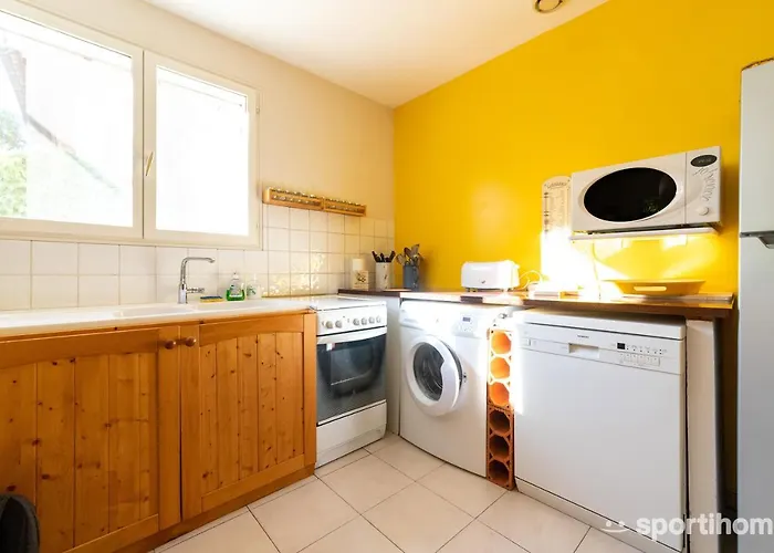 Hébergement de vacances Mazet Avec *