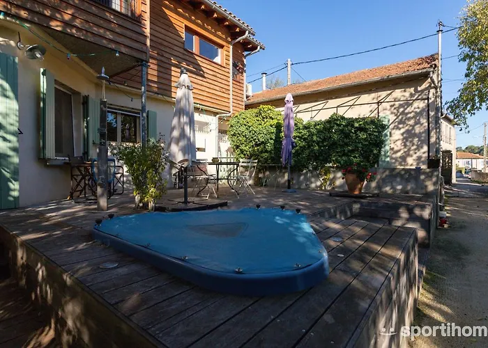 Hébergement de vacances Mazet Avec *